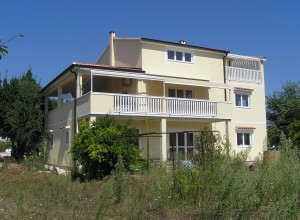 House “B” in Betina